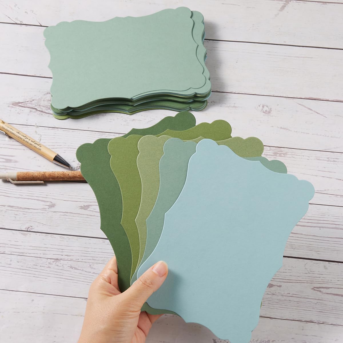 50 Pack Blank Kraft Cards Cardstock Thick Paper Brown Greeting Cards for DIY Gift Card Menus, Baby Shower and Wedding Invitations (Green, 5 Colors, 5x7IN)
