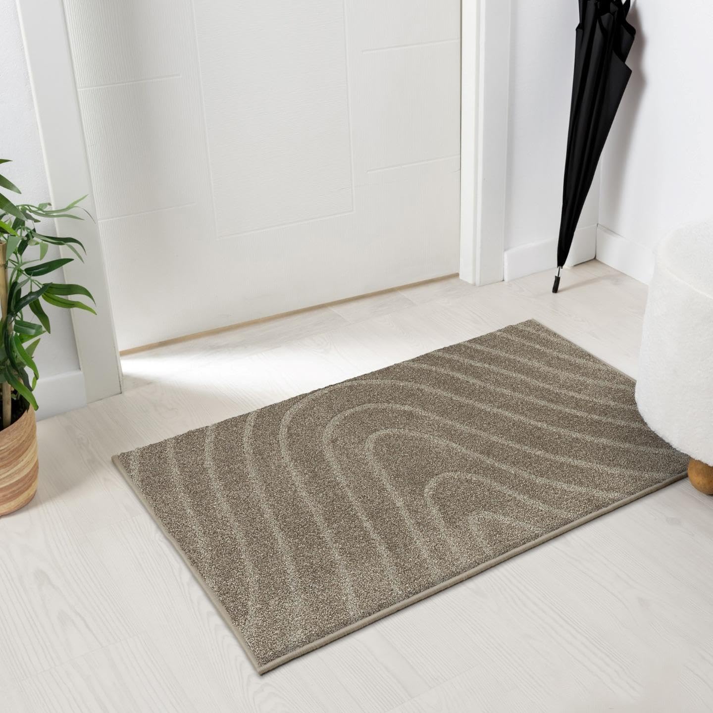 LUXE WEAVERS Modern Geometric Wave Taupe 2x3 Area Rug