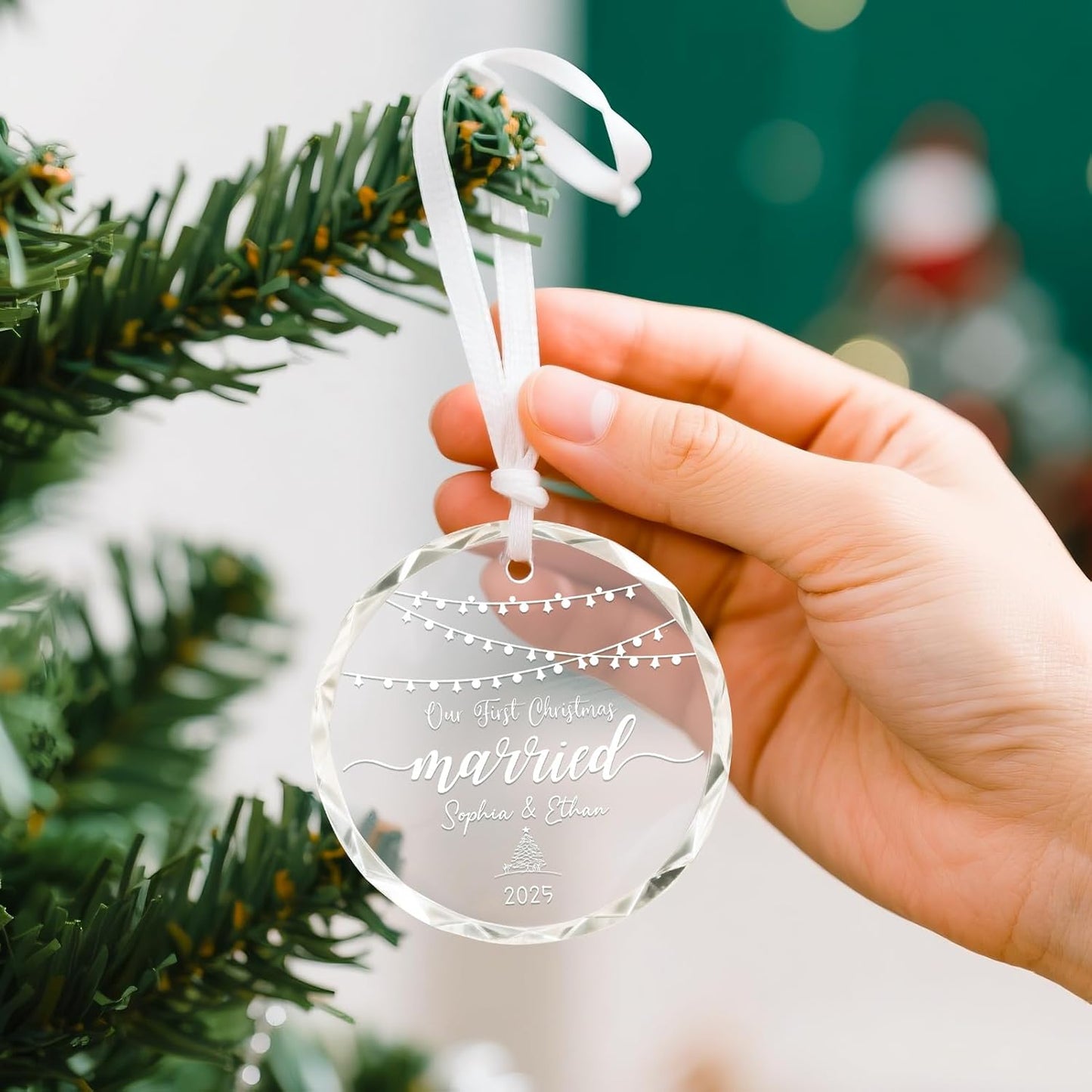 First Christmas Married Ornament 2025, Personalized Christmas Ornaments, Cuztomized Wedding, Bridal Shower Gifts for for Newlywed, Bride, Future Mr & Mrs, Couples, 1st Married Decorations
