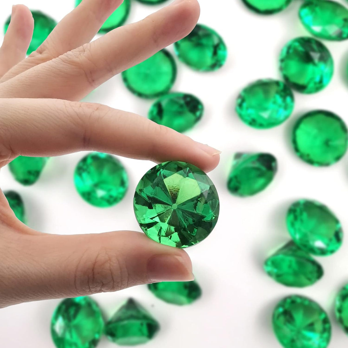 100 pcs Acrylic Diamond Gems, Green Acrylic Diamonds 1 Inch Faux Diamonds Large Acrylic Diamond Vase Filler Fake Diamonds Decor for Party, Event, Wedding, Arts & Crafts, Birthday Decorations
