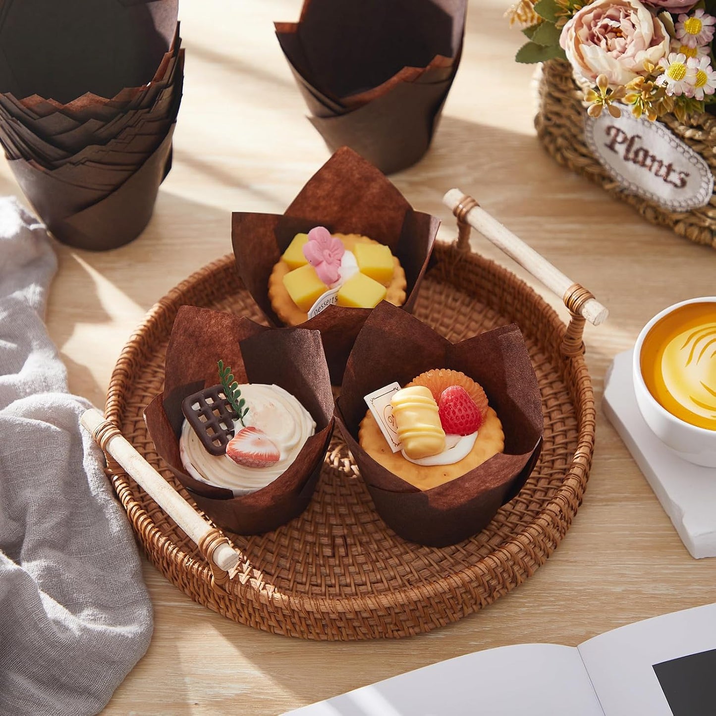 600 Pcs Jumbo Muffin Liners for Baking 2-1/4" x 4" Large Tulip Cupcake Liners Greaseproof Cupcake Wrapper Paper for Weddings Birthday Christmas Anniversaries Party (Brown)