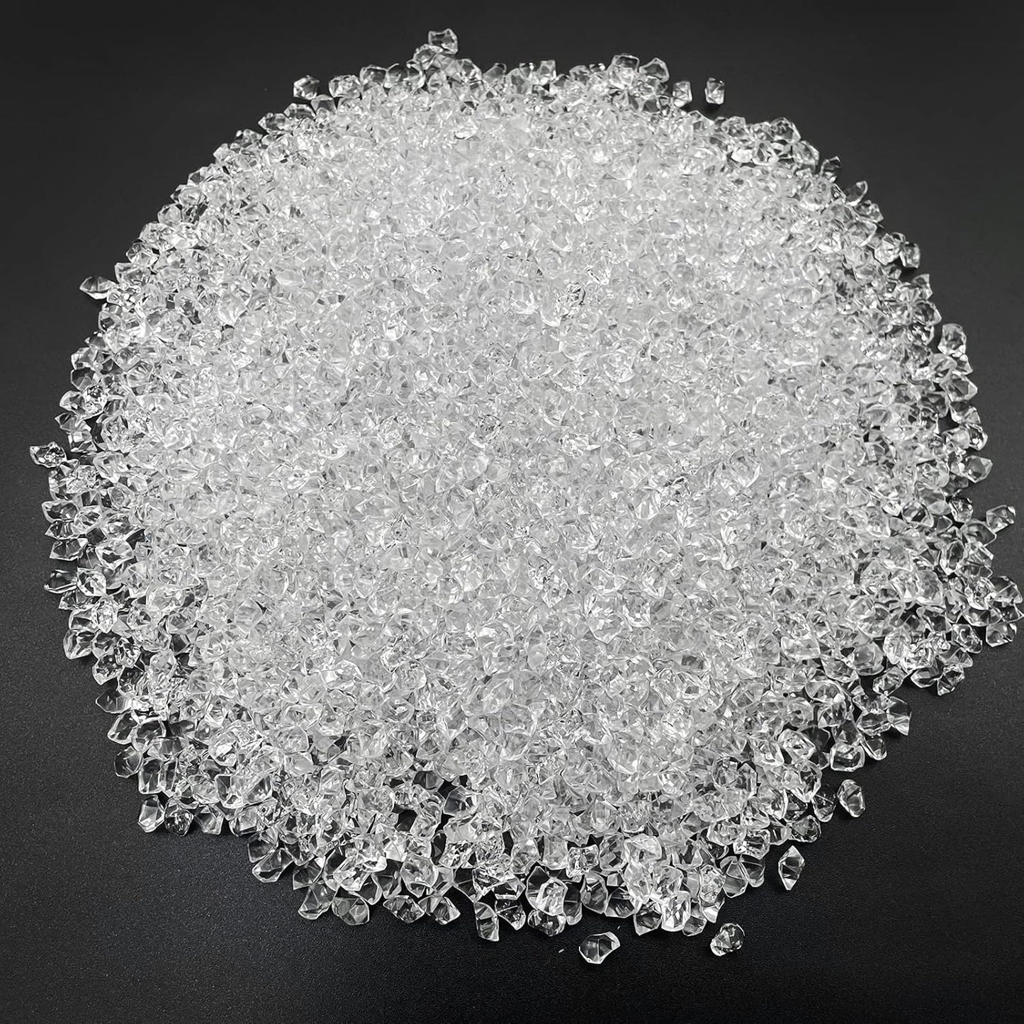 Fake Ice Rocks, 5000 pcs 5 * 7 mm Acrylic Ice Cubes Plastic Crystals Fake Crushed Ice Rocks Acrylic Gems for Vase Fillers Party Decor