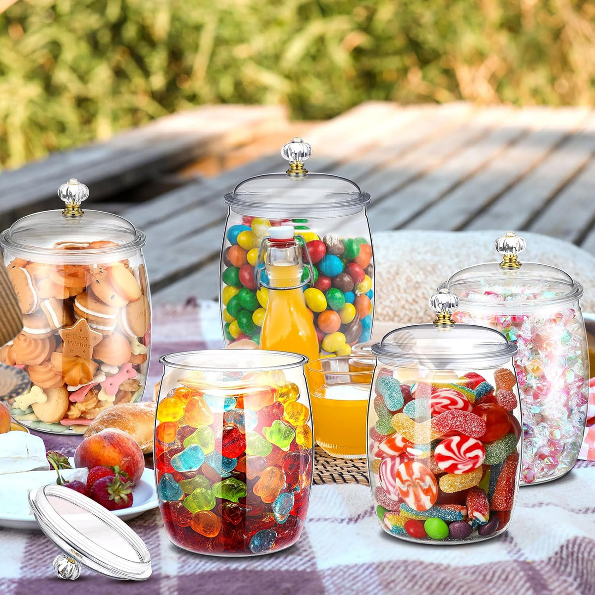 Nuogo 6 Pcs Plastic Candy and Cookie Jar with Lids Decorative Apothecary Jars Candy Buffet Containers Clear Airtight Food Storage Canister Home Decoration(64 oz,Classic)